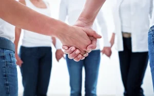 Почему алкоголикам нужна срочная помощь